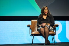 Immagine in miniatura per Lynne M. Jackson Keynote | RootsTech 2024
